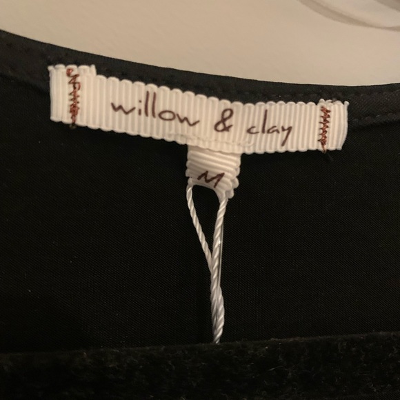 Willow & Clay Wrap Front Blouse in Black size Medium - Picture 3 of 3